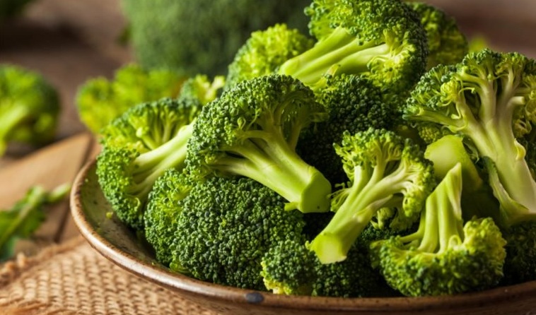 this is why you wont findcanned broccoli 427442281 Brent Hofacker 760x506 - خوراکی‌های مفید برای حفظ سلامت چشم و راه های مراقبت از چشم