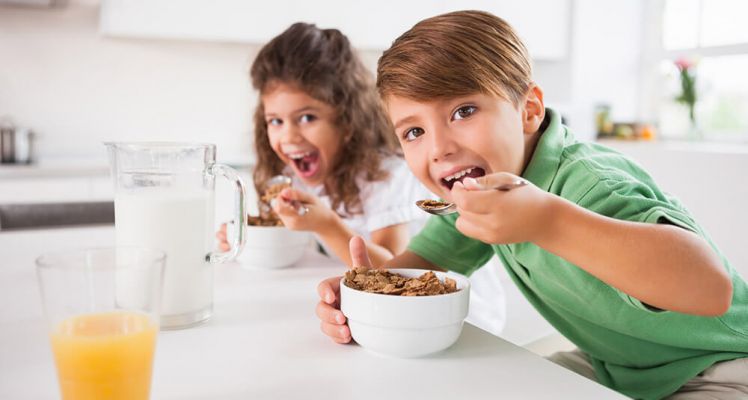 6 صبحانه مفید برای کودکان e1503553561981 - راهنمای تغذیه مناسب کودکان در سنین مدرسه