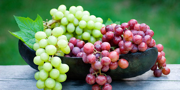 grape - مواد غذایی ضد التهاب که به درمان التهاب در بدن کمک می کند