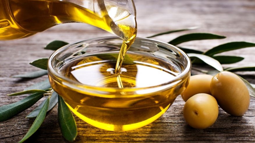 olive oil - مواد غذایی مفید برای ایمنی در برابر آلودگی هوا