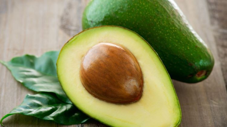 avokado - چاقی صورت با تغذیه ؛ خوراکی های مفید که باعث چاقی صورت می شود