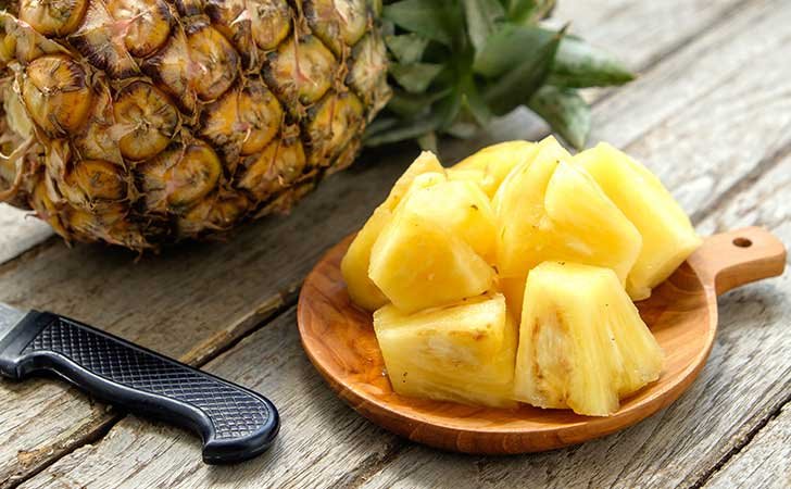 مصرف منظم آناناس 9 درد را درمان کنید - غذاهایی حاوی آنزیم های گوارشی طبیعی که به هضم غذا کمک می کنند