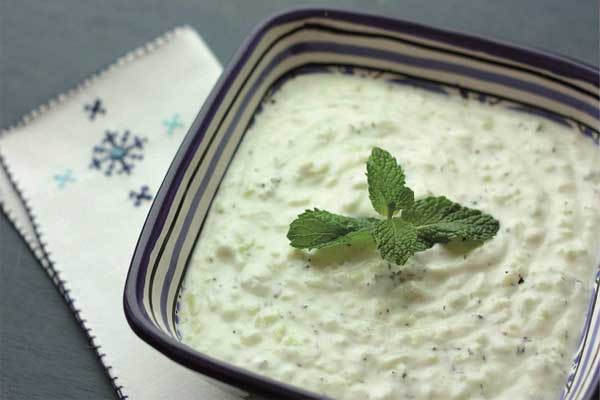 cucumber yogurt pishghaza sonat ghasrtalaee - چاقی صورت با تغذیه ؛ خوراکی های مفید که باعث چاقی صورت می شود