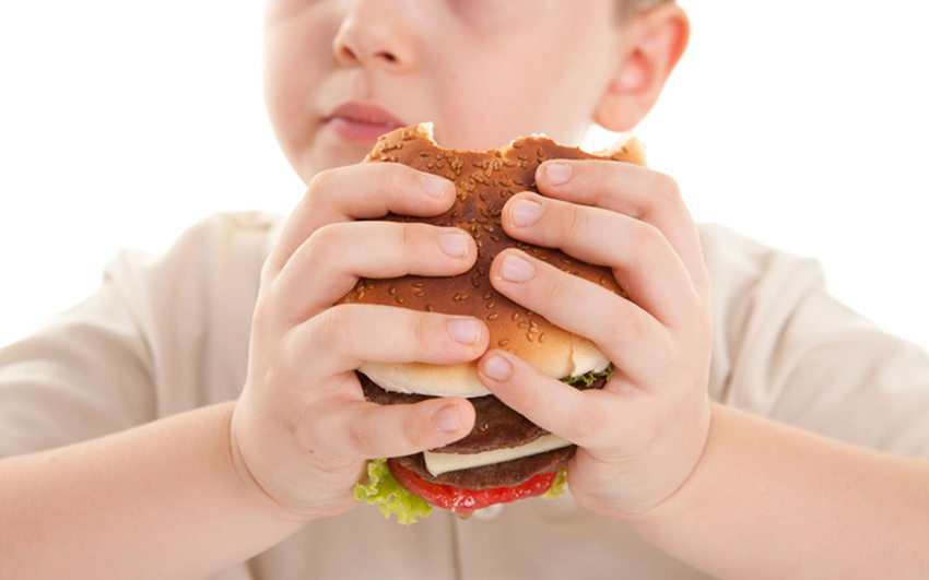 1456845085childhood obesity - راه و روش هایی موثر برای کنترل و درمان چاقی کودکان