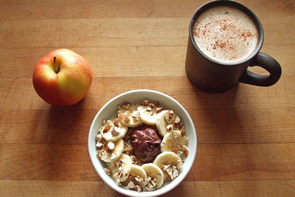 Breakfast Fitshape - بی‌خوابی : ۷ توصیه تغذیه ای برای آن که شب‌ها خواب بهتری داشته باشید