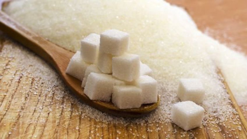 image - آیا می دانید که با مصرف زیاد قند و شکر به مفاصل خود آسیب می‌رسانید؟