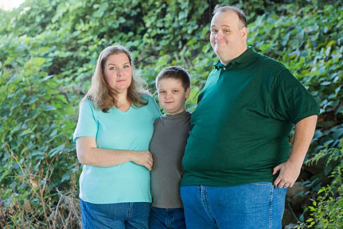 fat family 5 700 - عوامل ژنتیکی و چاقی: ژن‌هایی که از مادر به ارث می‌بریم مانع بروز چاقی می‌شود.