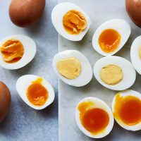 تخم مرغ عسلی یا تخم مرغ سفت