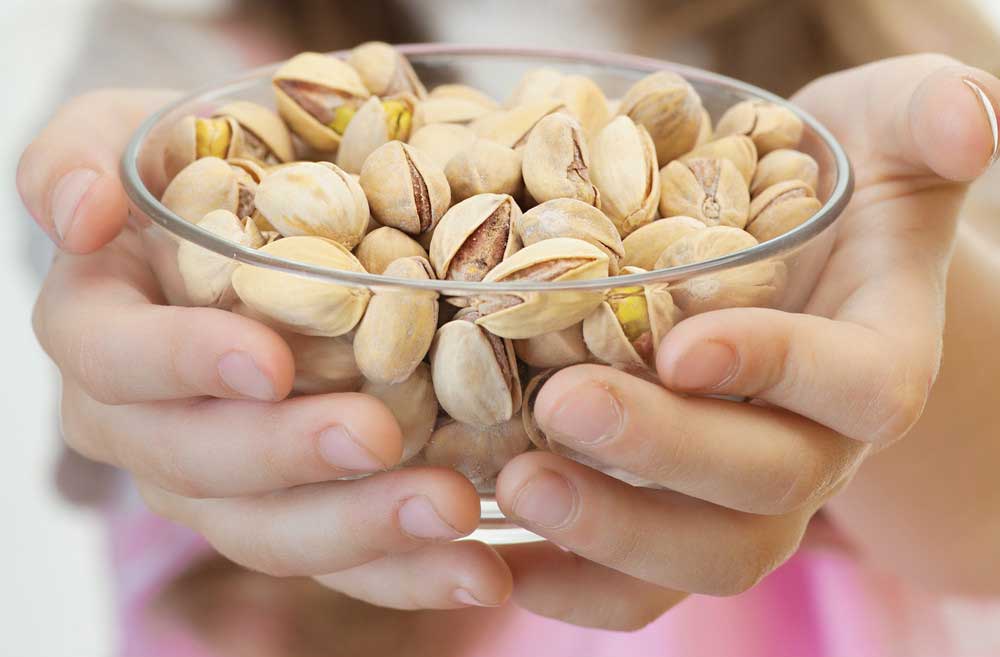 pistachio for childs health - خواص پسته از پیشگیری از دیابت تا سلامت چشم ها