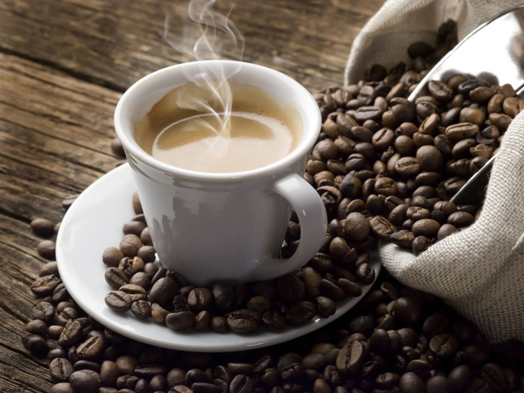 Coffee Bean 1024x768 - مواد غذایی ترموژنیک : مواد غذایی که در سرما بدنتان را گرم نگه می‌دارند