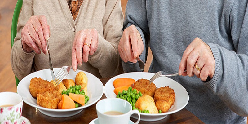 55 - تغذیه سالمندان – مصرف کدام غذاها برای سالمندان دشوار است؟