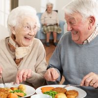 تغذیه سالمندان: سالمندان پروتئین کافی مصرف کنند