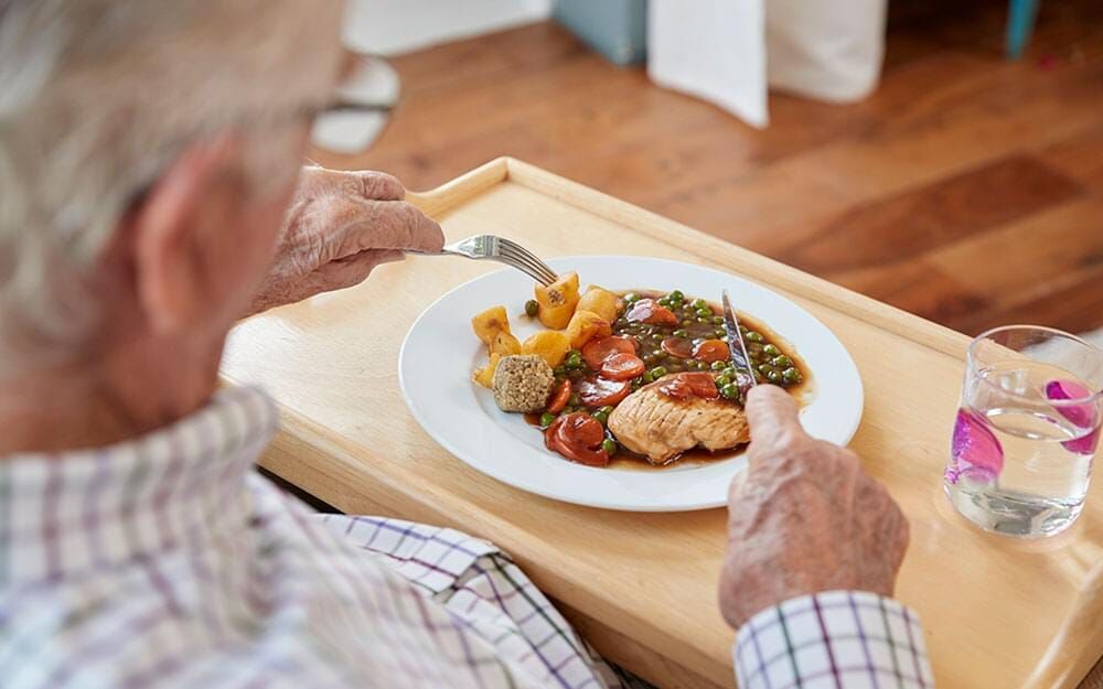 307827 956 - تغذیه سالمندان: سالمندان پروتئین کافی مصرف کنند