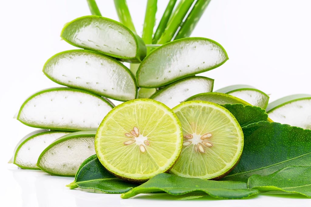 Lemon and Aloe Vera - برای کاهش وزن این مواد غذایی را ناشتا بخورید