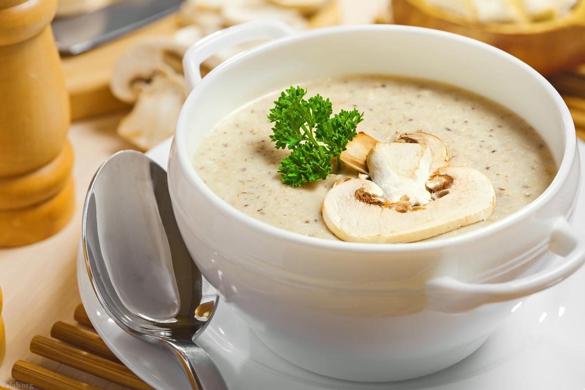 طرز تهیه سوپ قارچ و سیر خامه ای