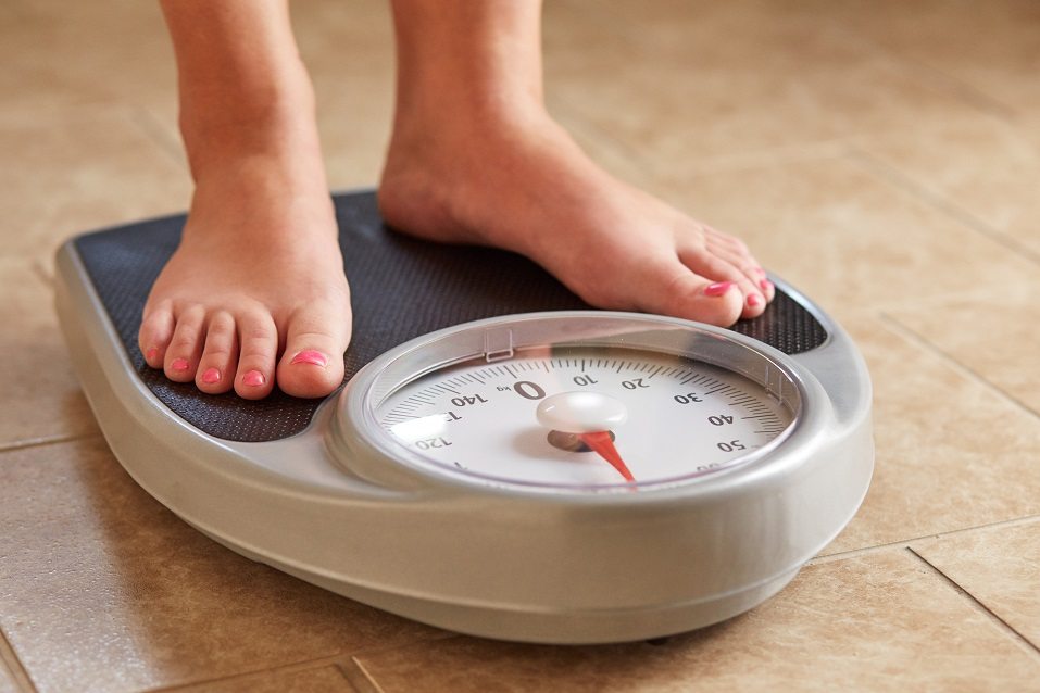 گیری وزن روی ترازو - در این زمان‌ها از ترازو برای وزن کردن استفاده نکنید!