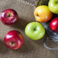 فواید سیب پخته ؛ از درمان یبوست تا کنترل بیماری‌های قلبی