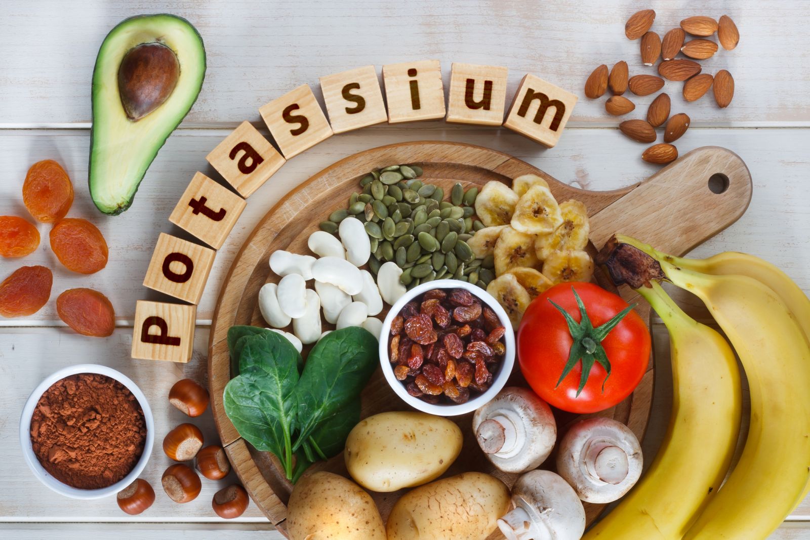 potassium dreamstime m 90301189 - نقش پتاسیم در بدن، علائم کمبود پتاسیم و منابع غذایی دارای پتاسیم